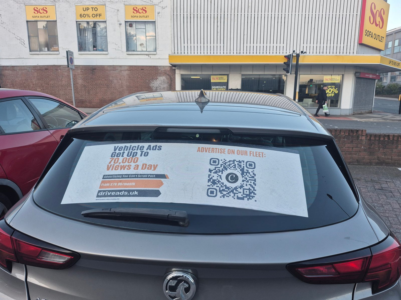 DriveAds branded vehicle